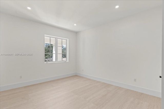 5940 SW 100th Ter, Pinecrest, FL 33156