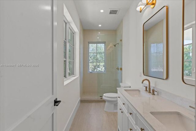 5940 SW 100th Ter, Pinecrest, FL 33156