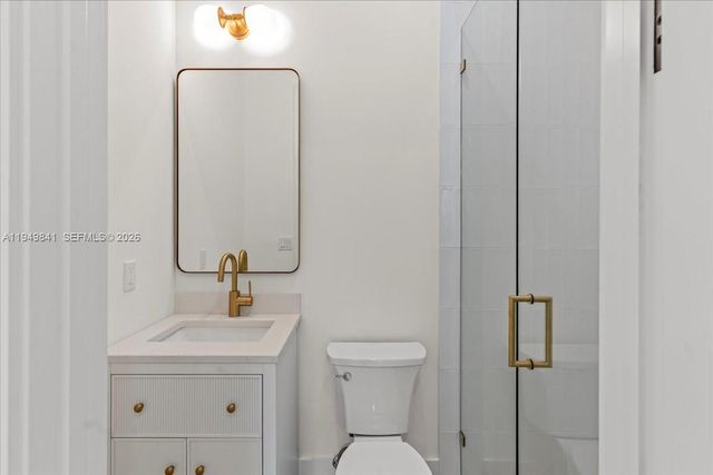 5940 SW 100th Ter, Pinecrest, FL 33156