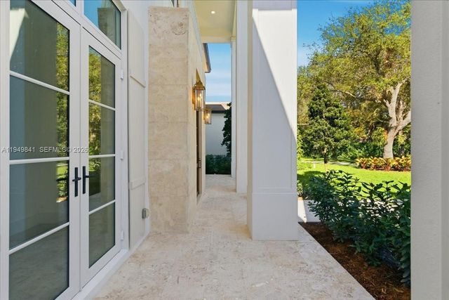 5940 SW 100th Ter, Pinecrest, FL 33156