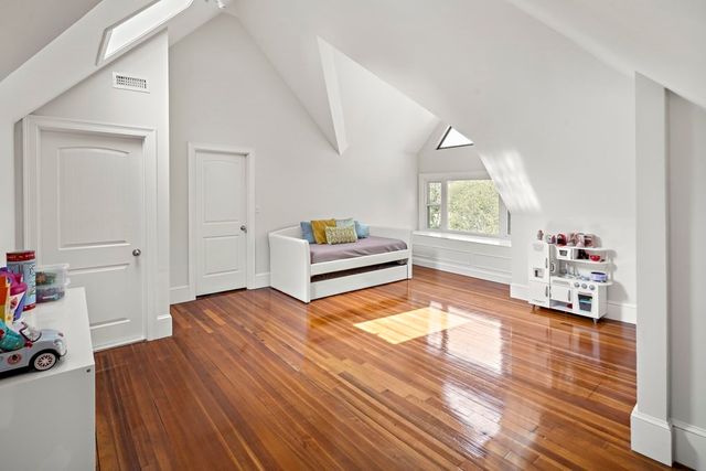 1281 Walnut St 2, Newton, MA 02461