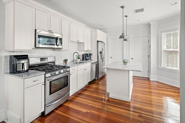 1281 Walnut St 2, Newton, MA 02461