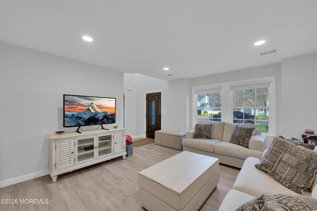 82 Moonlight Court, Toms River, NJ 08753