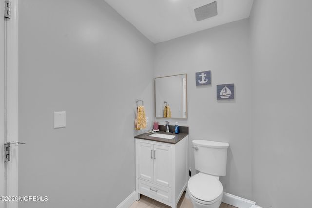 82 Moonlight Court, Toms River, NJ 08753