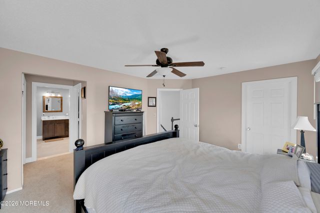 82 Moonlight Court, Toms River, NJ 08753