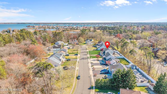 82 Moonlight Court, Toms River, NJ 08753
