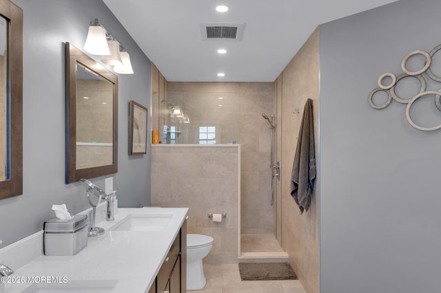 82 Moonlight Court, Toms River, NJ 08753