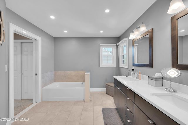 82 Moonlight Court, Toms River, NJ 08753