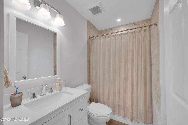 82 Moonlight Court, Toms River, NJ 08753