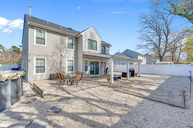 82 Moonlight Court, Toms River, NJ 08753