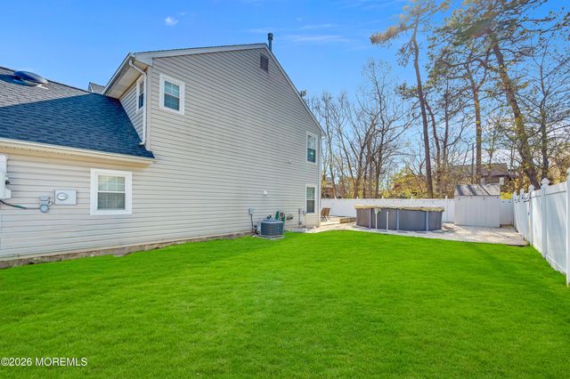 82 Moonlight Court, Toms River, NJ 08753