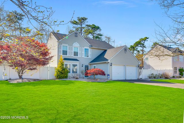 82 Moonlight Court, Toms River, NJ 08753