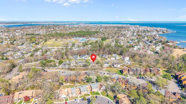 82 Moonlight Court, Toms River, NJ 08753