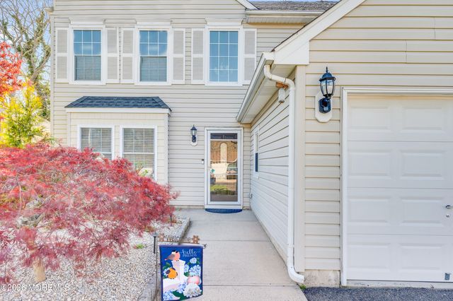 82 Moonlight Court, Toms River, NJ 08753