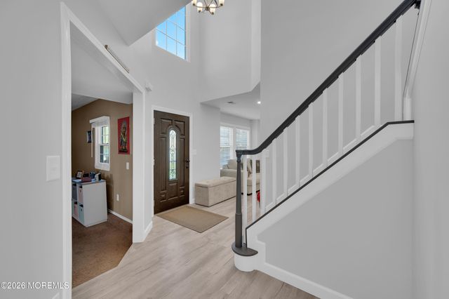 82 Moonlight Court, Toms River, NJ 08753