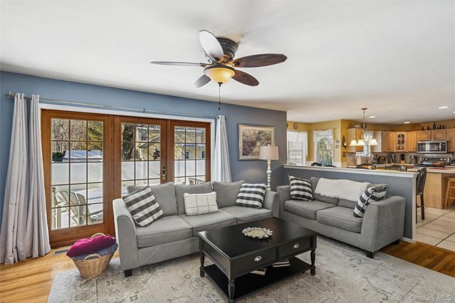 41 Locust Drive, Nesconset, NY 11767