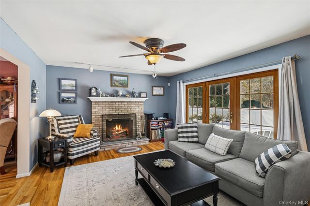 41 Locust Drive, Nesconset, NY 11767