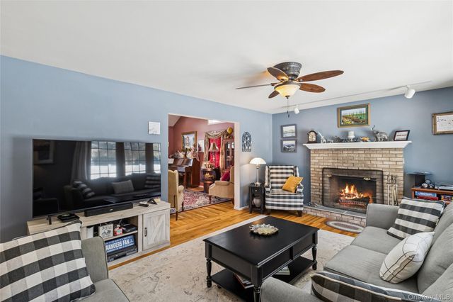 41 Locust Drive, Nesconset, NY 11767