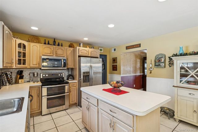 41 Locust Drive, Nesconset, NY 11767