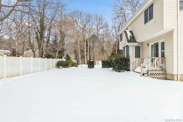 41 Locust Drive, Nesconset, NY 11767