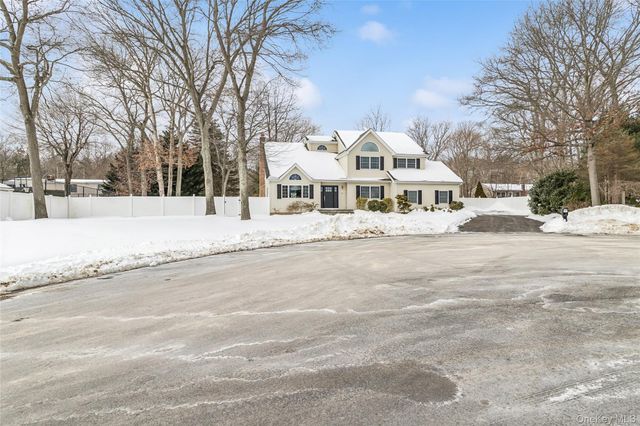 41 Locust Drive, Nesconset, NY 11767