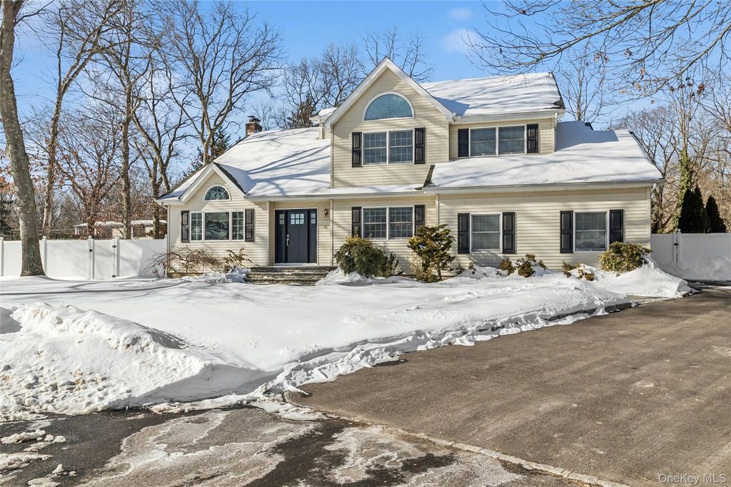 41 Locust Drive, Nesconset, NY 11767