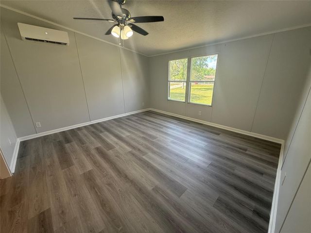 5202 Kincer Road, Damon, TX 77430