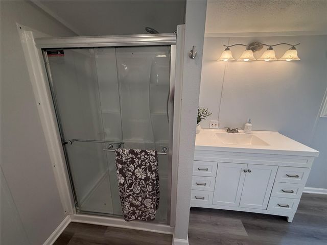 5202 Kincer Road, Damon, TX 77430