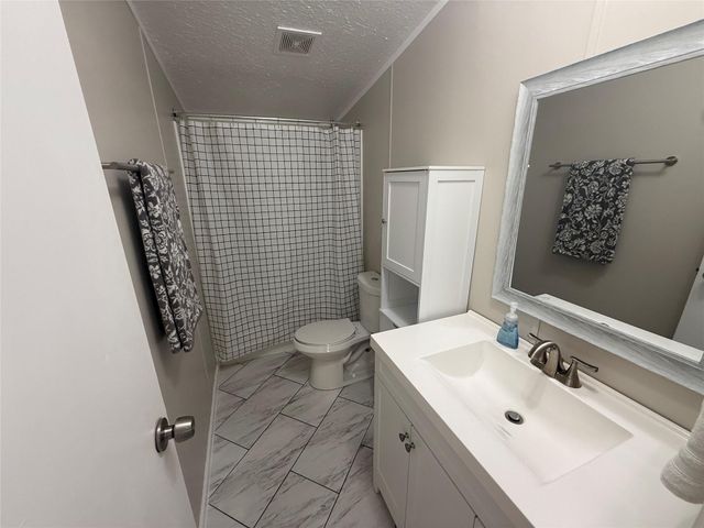 5202 Kincer Road, Damon, TX 77430