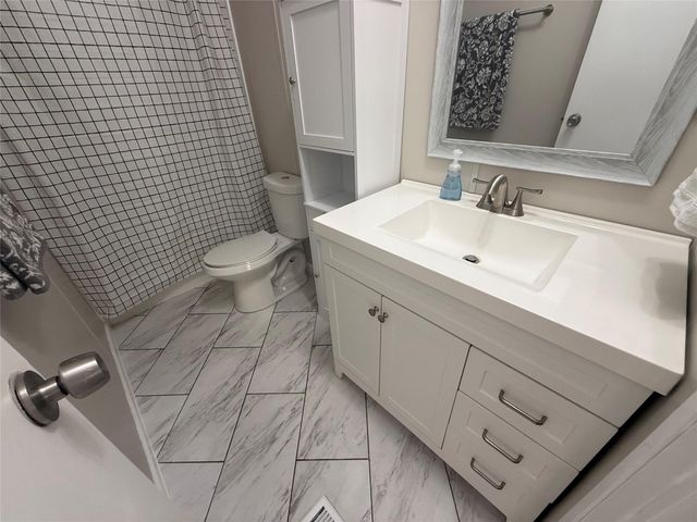 5202 Kincer Road, Damon, TX 77430