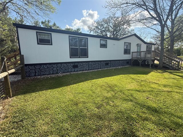 5202 Kincer Road, Damon, TX 77430