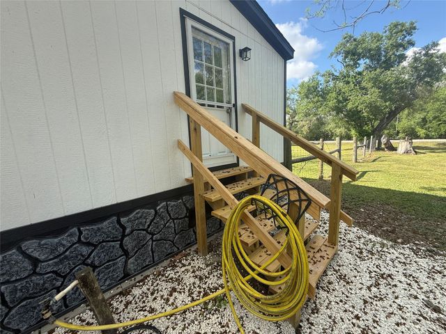 5202 Kincer Road, Damon, TX 77430