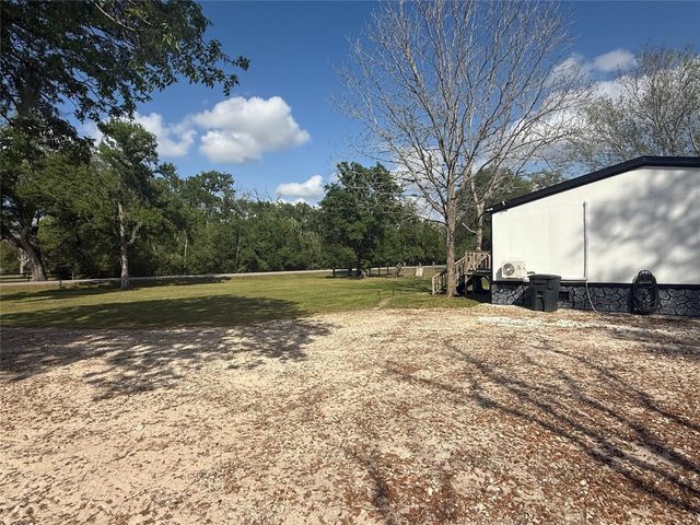 5202 Kincer Road, Damon, TX 77430