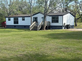 5202 Kincer Road, Damon, TX 77430