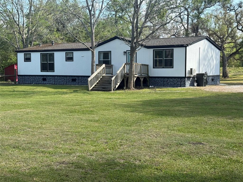 5202 Kincer Road, Damon, TX 77430