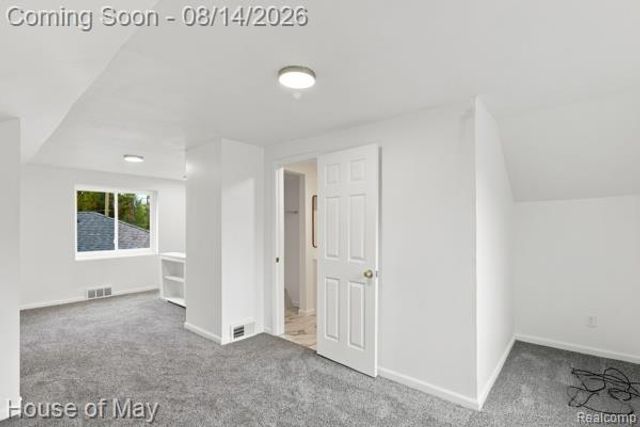 11411 Flanders, Detroit, MI 48205