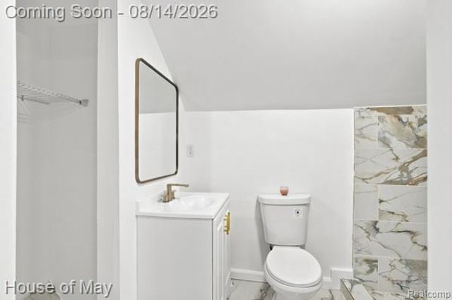 11411 Flanders, Detroit, MI 48205