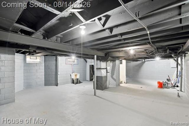 11411 Flanders, Detroit, MI 48205