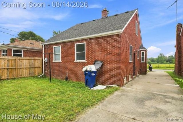 11411 Flanders, Detroit, MI 48205