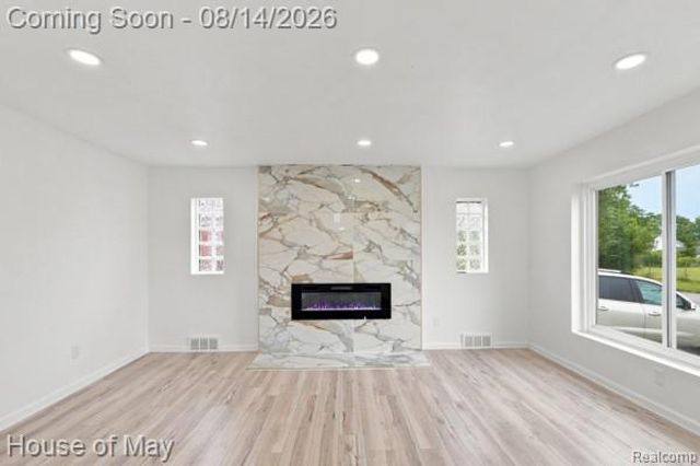 11411 Flanders, Detroit, MI 48205