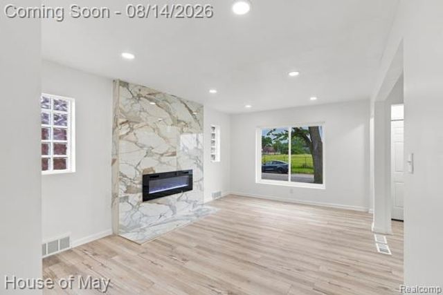 11411 Flanders, Detroit, MI 48205