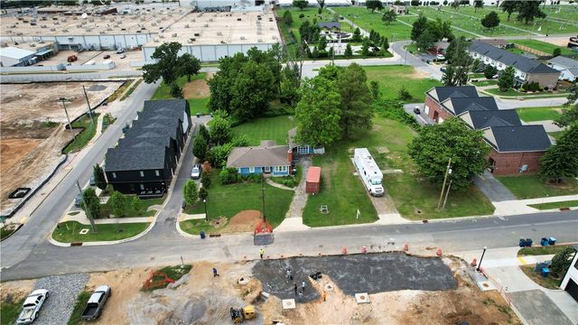 508 SW E Street, Bentonville, AR 72712