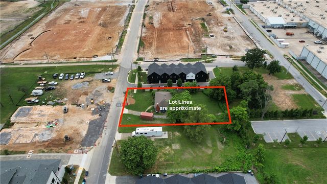 508 SW E Street, Bentonville, AR 72712