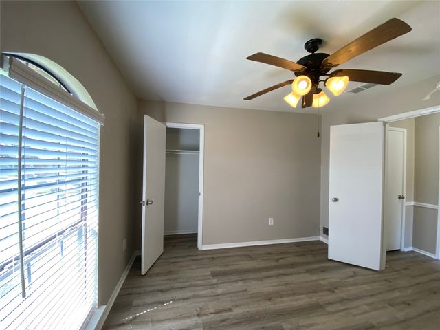 2311 Kingsford Court, Arlington, TX 76017