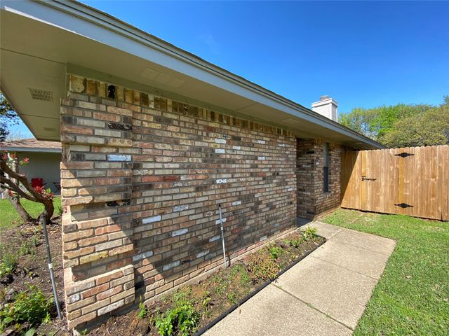 2311 Kingsford Court, Arlington, TX 76017