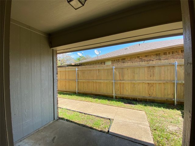2311 Kingsford Court, Arlington, TX 76017
