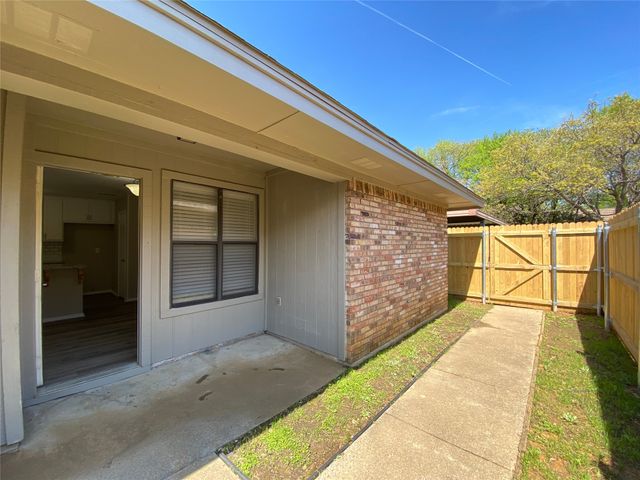 2311 Kingsford Court, Arlington, TX 76017
