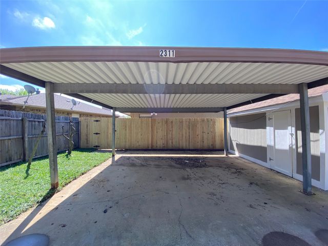 2311 Kingsford Court, Arlington, TX 76017