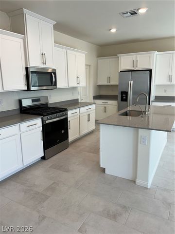 1978 Chameleon Court, North Las Vegas, NV 89032