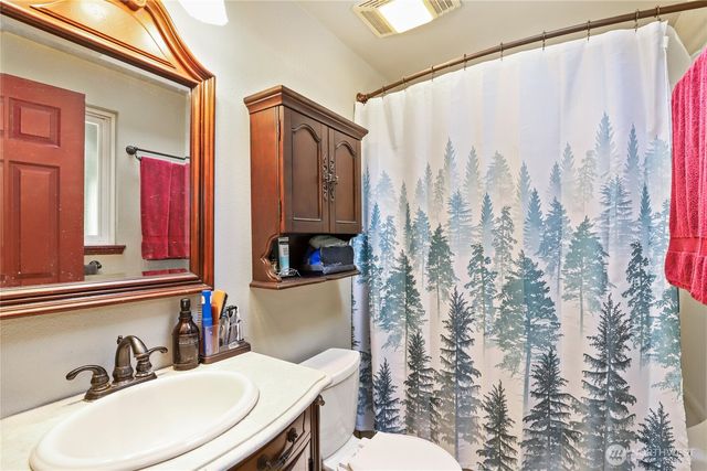 7529 Bridge Place NE, Bremerton, WA 98311